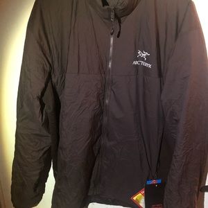 NWT XL Arc’teryx Atom jacket in Katalox